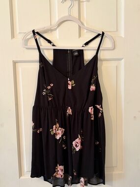 Torrid Floral Print Tank Top - Black Sleeveless V-Neck Top with Back Zip Size 1